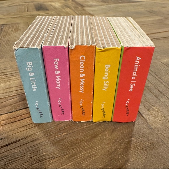 📚 LOVEVERY Mini Book Set - Picture 3 of 3